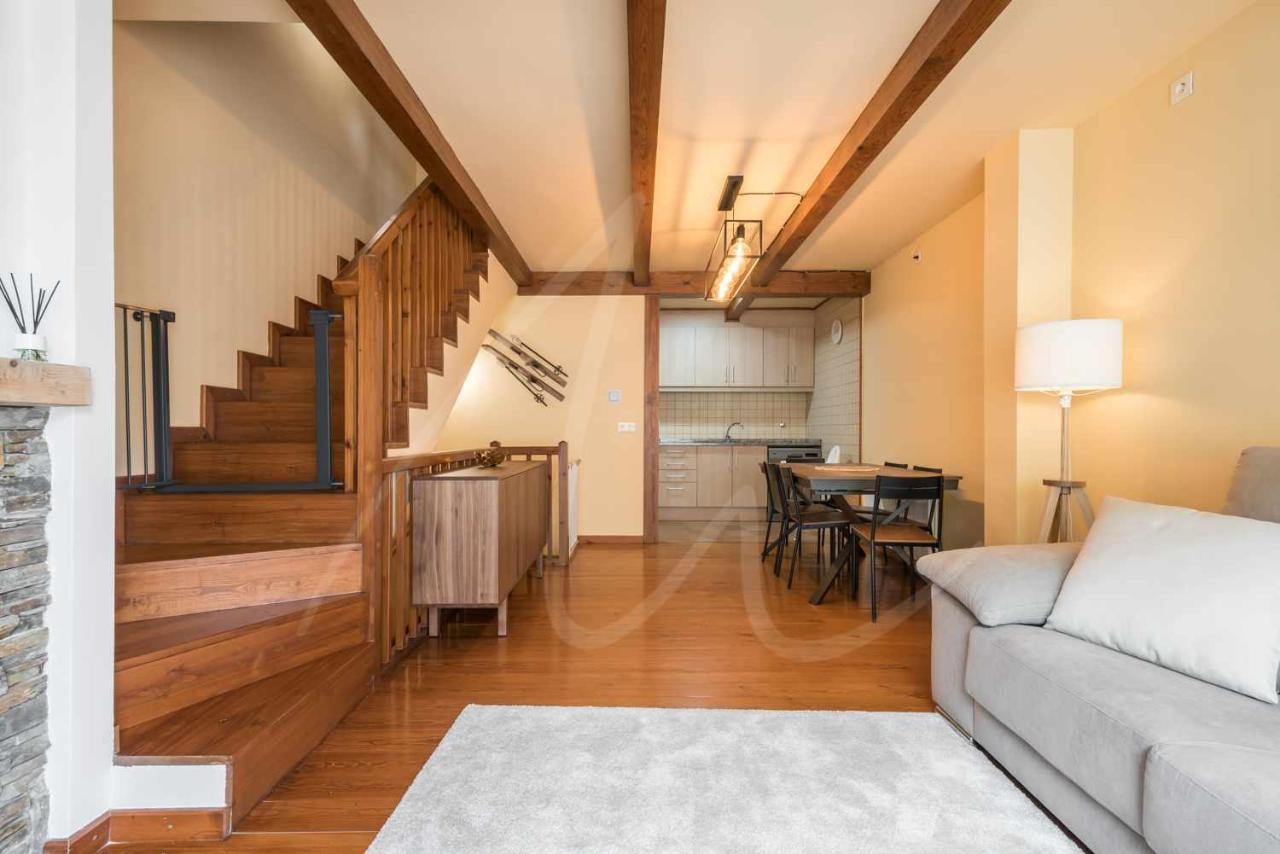 Casa Artiga De Lin By Seamount Rentals Les Bordes Buitenkant foto