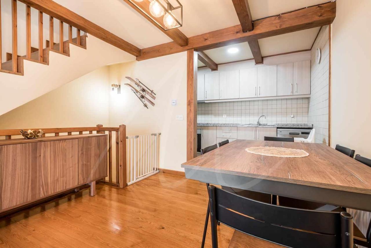 Casa Artiga De Lin By Seamount Rentals Les Bordes Buitenkant foto