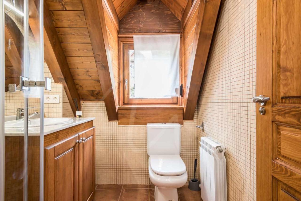 Casa Artiga De Lin By Seamount Rentals Les Bordes Buitenkant foto