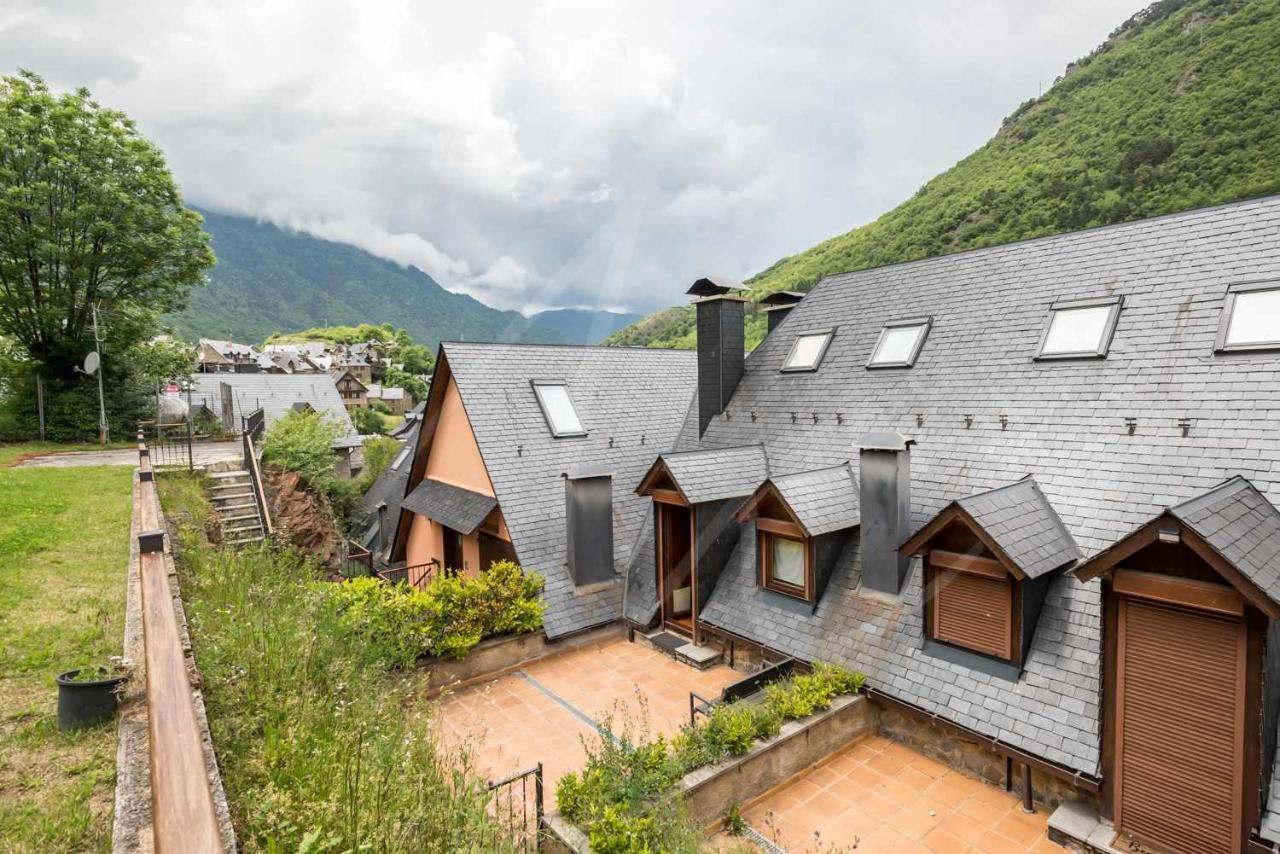 Casa Artiga De Lin By Seamount Rentals Les Bordes Buitenkant foto