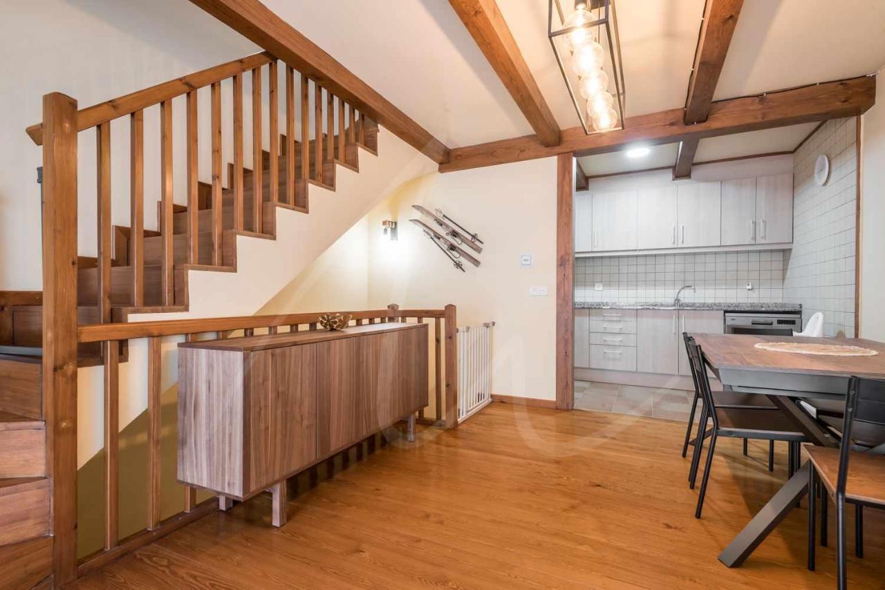 Casa Artiga De Lin By Seamount Rentals Les Bordes Buitenkant foto