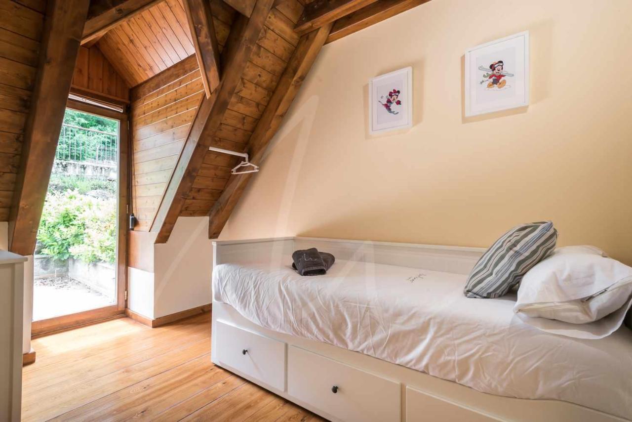 Casa Artiga De Lin By Seamount Rentals Les Bordes Buitenkant foto