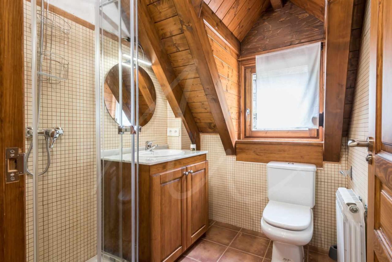 Casa Artiga De Lin By Seamount Rentals Les Bordes Buitenkant foto