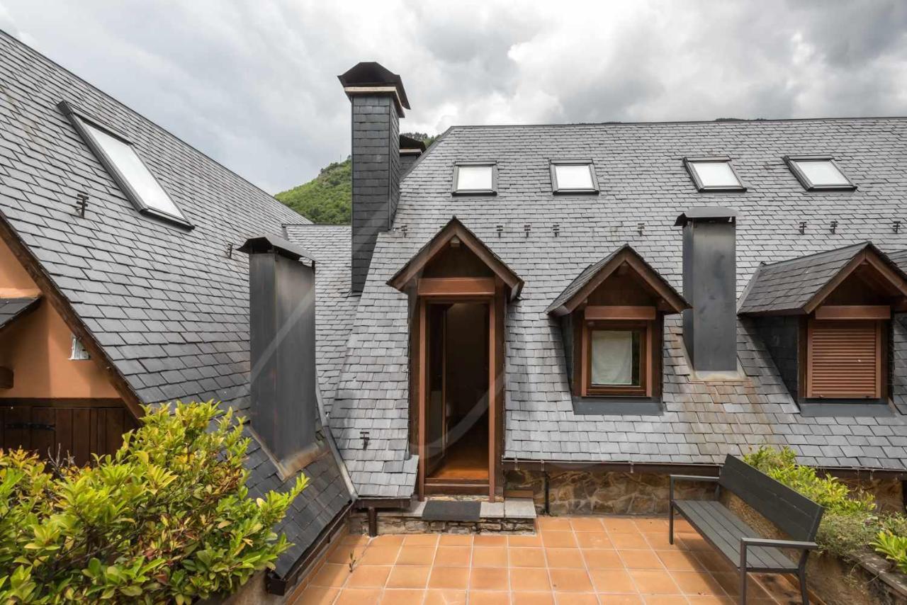 Casa Artiga De Lin By Seamount Rentals Les Bordes Buitenkant foto