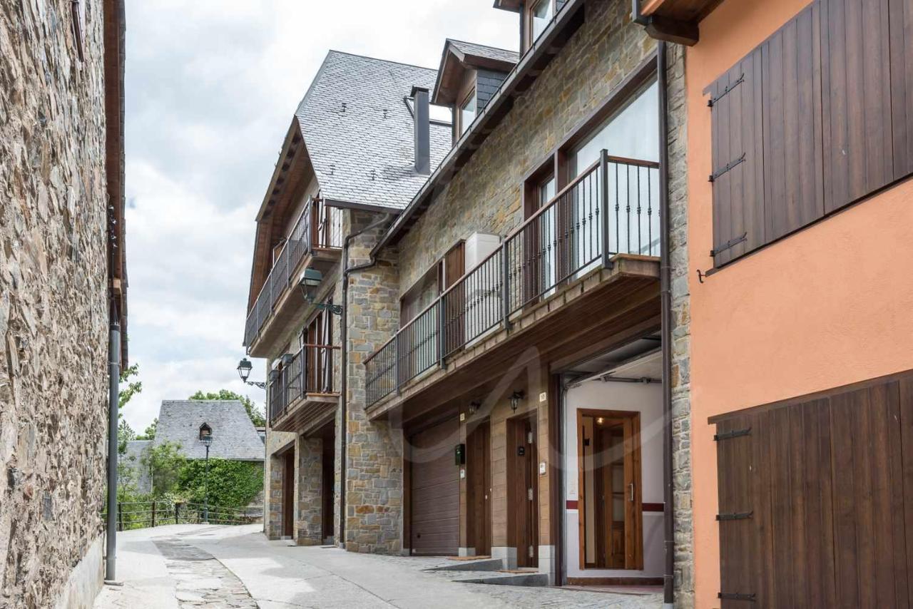 Casa Artiga De Lin By Seamount Rentals Les Bordes Buitenkant foto