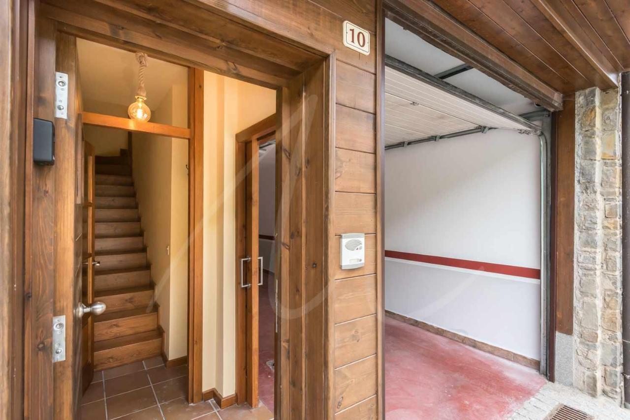 Casa Artiga De Lin By Seamount Rentals Les Bordes Buitenkant foto